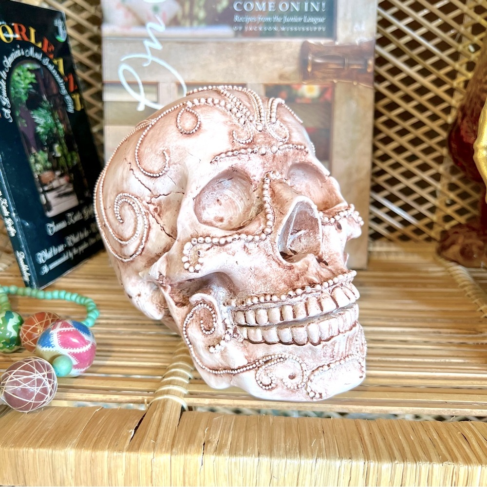 New! Spooky Resin Scroll Dot Painted Spooky Skull 💀 Halloween Goth Decoration